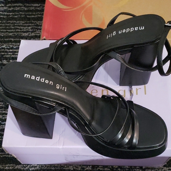Madden Girl Black Block Heel Sandals - Picture 1 of 5